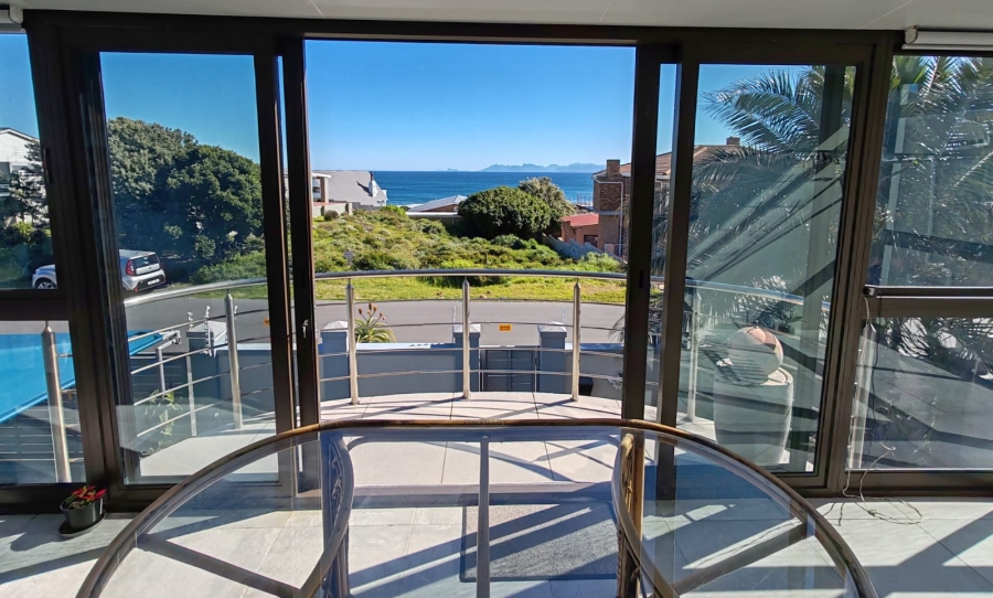 3 Bedroom Property for Sale in De Kelders Western Cape